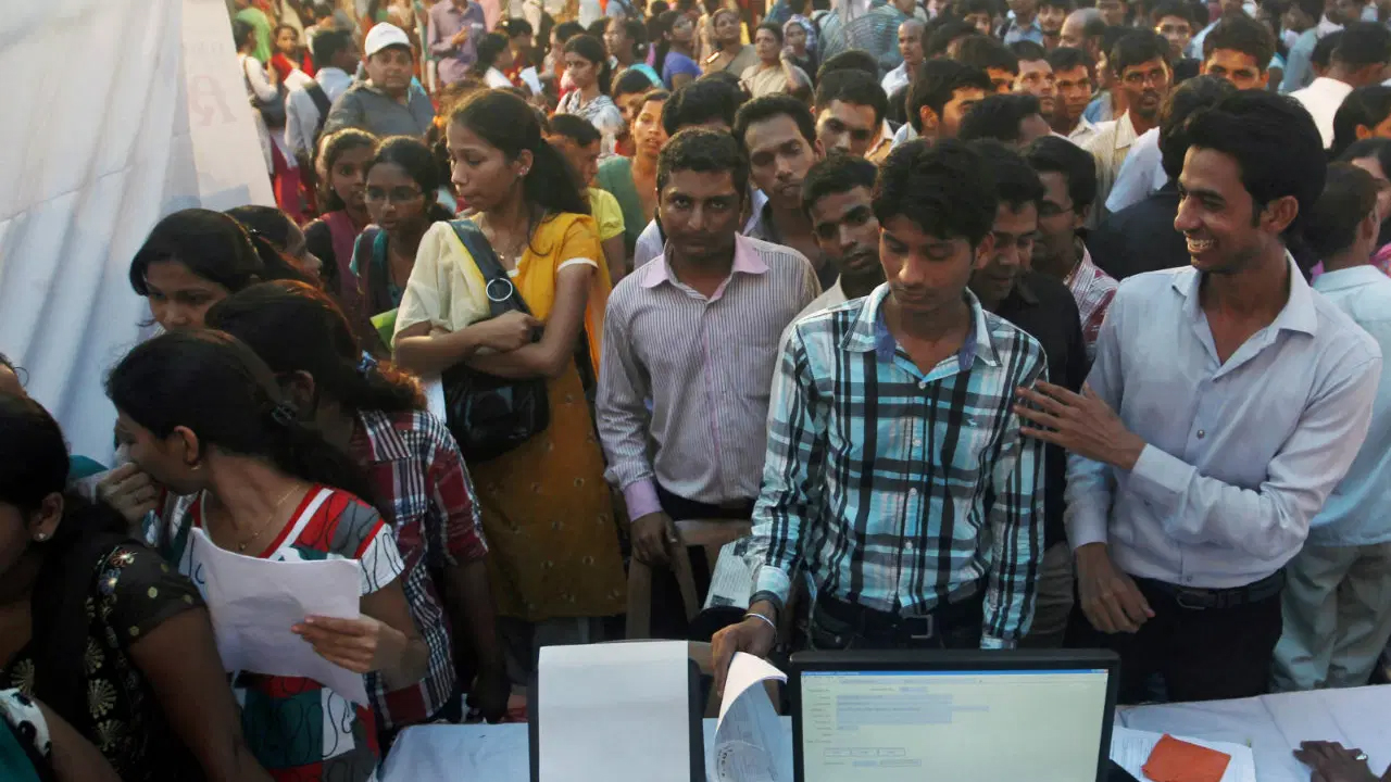 1 लाख 10 हजार भारतीयों को मिलेगी नौकरी