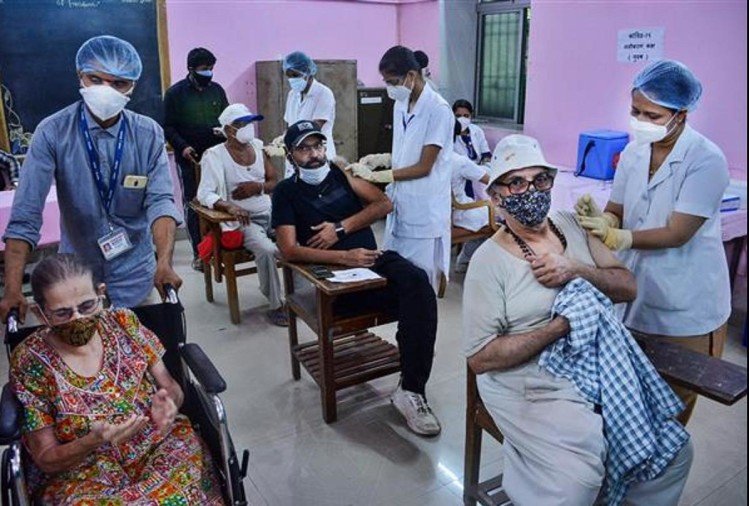 महाराष्ट्र में 30 नवंबर तक होगा 100 फीसदी टीकाकरण- CM